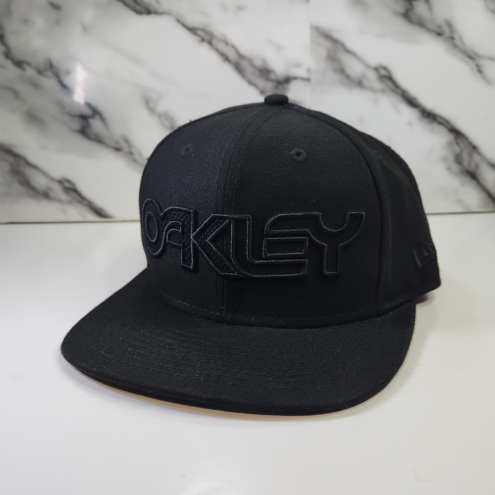 Oakley Hat Black Men's Cap. Adjustable